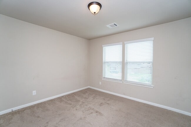 Building Photo - 31 Indian Palms Dr