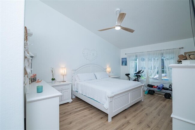 Building Photo - 3267 Amaca Cir