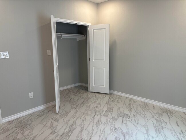 Building Photo - 3616 McDonell Ave