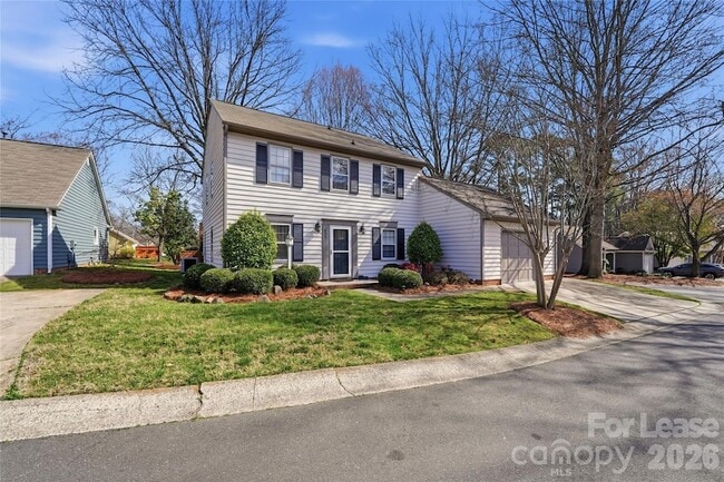 Building Photo - 805 Farm Tree Ln