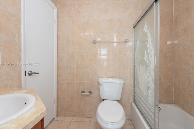 Building Photo - 142 NW 43rd Pl