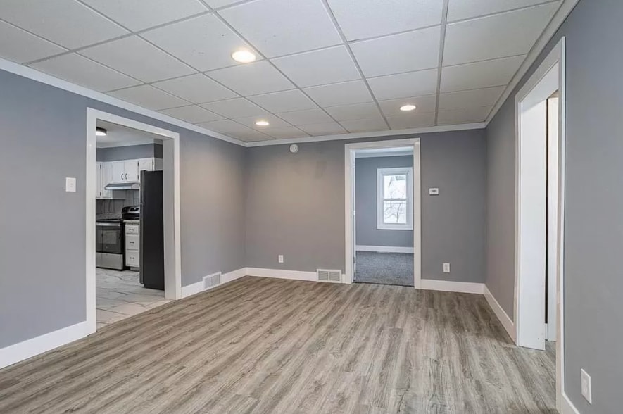 Building Photo - 801 Lake View Dr