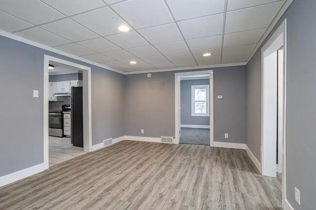 Building Photo - 801 Lake View Dr