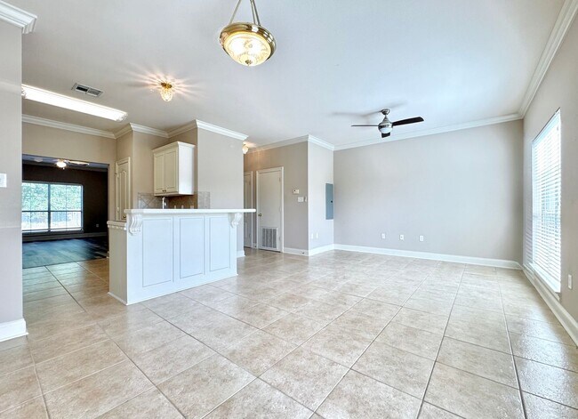 Building Photo - Spacious New Orleans-Style 3BR/2.5BA Townh...