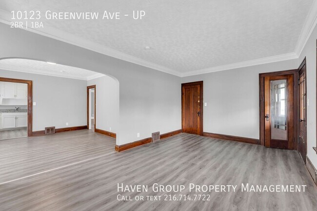 Building Photo - 10123 Greenview Ave