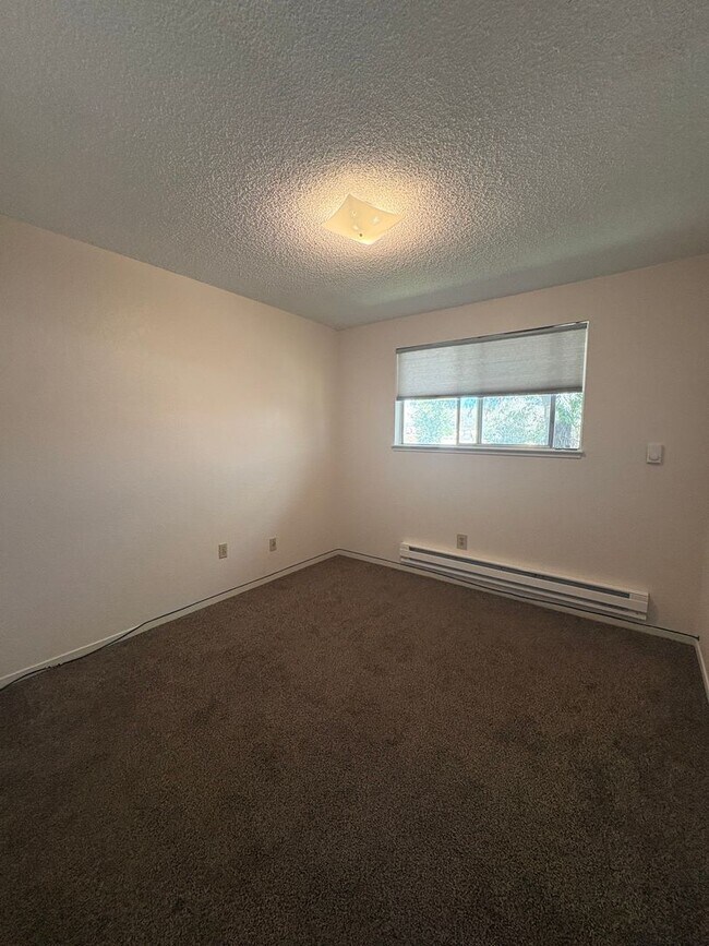 Building Photo - 2702 W Modoc Ct