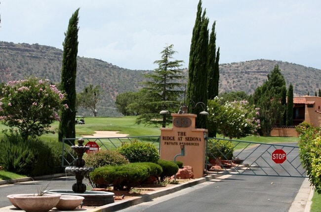 Building Photo - HOUSE - VILLAGE OF OAK CREEK  - THE RIDGE