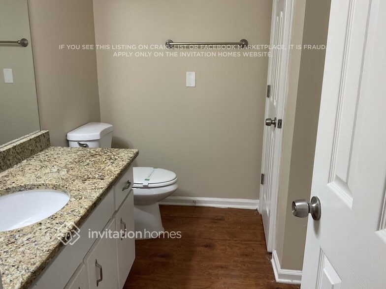 Building Photo - 6827 Summit View Dr