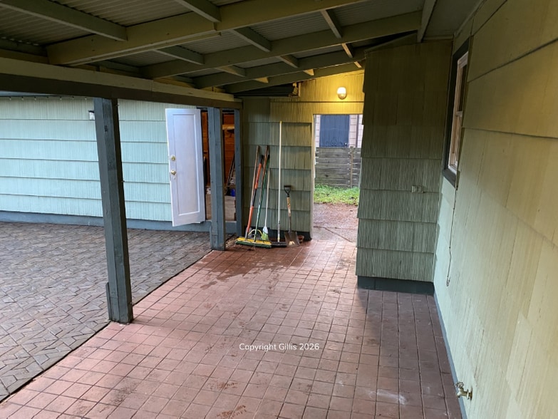 Building Photo - 12050 NE Broadway