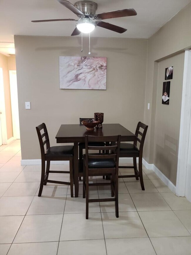 Building Photo - 7530 Miramar Pky