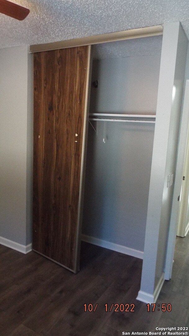 Building Photo - 8032 Laurel Bend