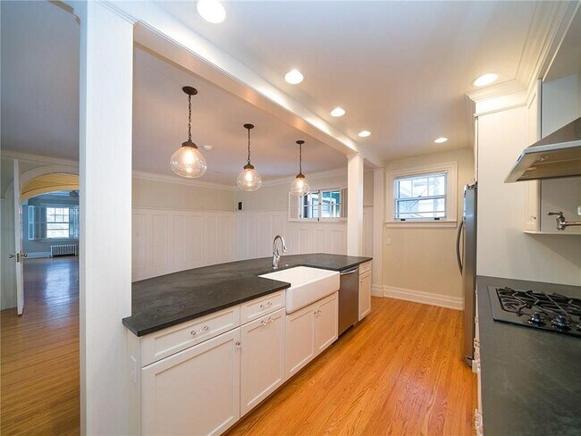 Kitchen - 860 Park Ave