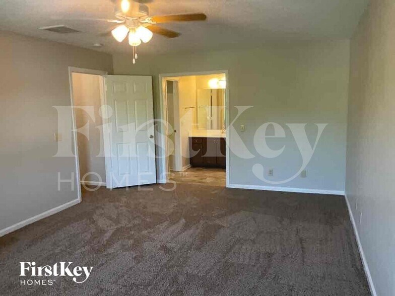 Building Photo - 12 Hickory Knoll Ct