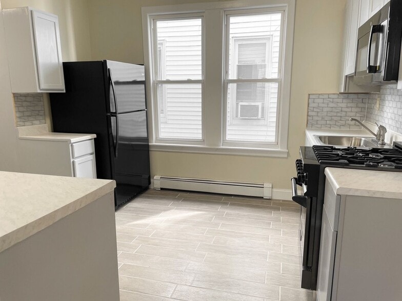 Building Photo - 596 S 19th St