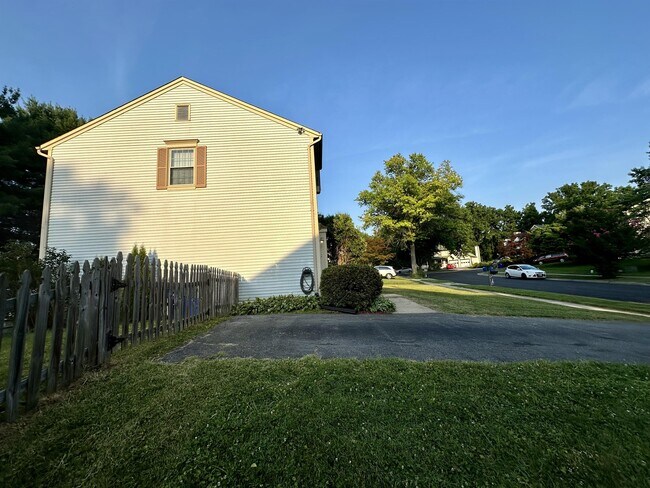 Building Photo - 18924 Impulse Ln