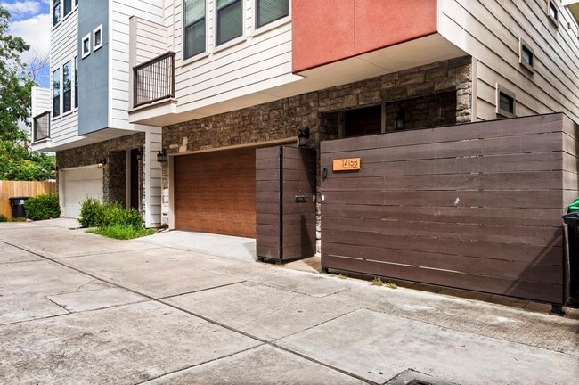 Building Photo - 1415 Holly St