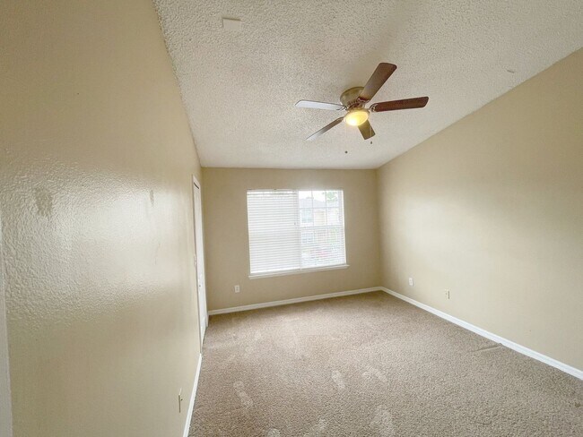 Building Photo - 521 Wilton Cir