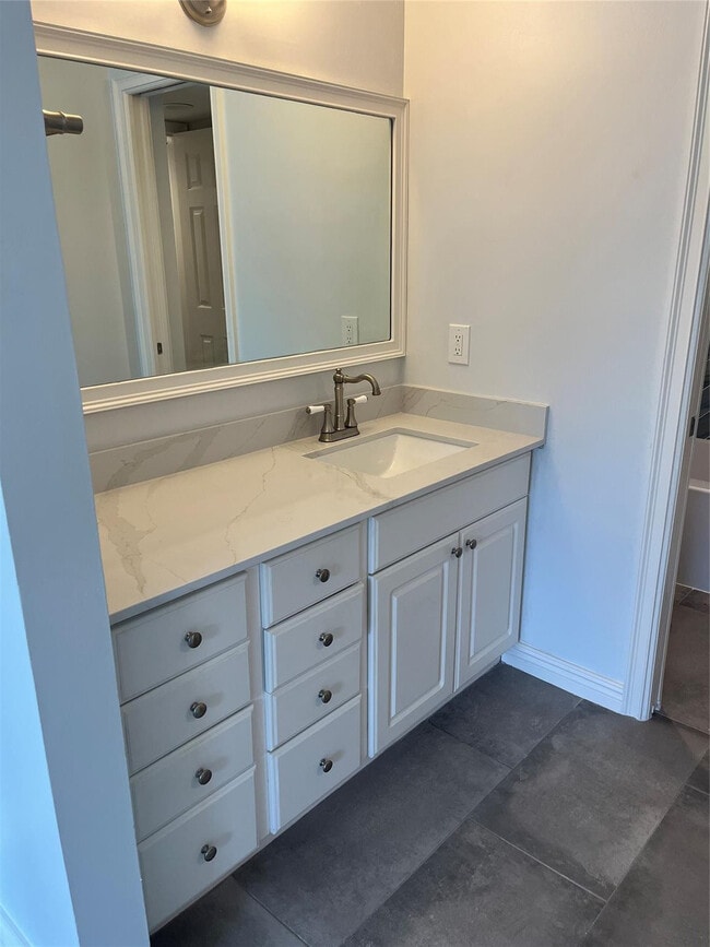 Building Photo - 9440 Live Oak Pl