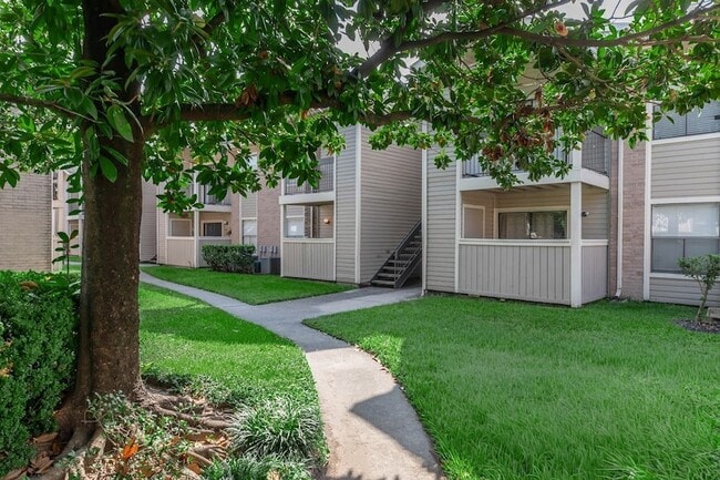 Building Photo - 12335 Antoine Dr