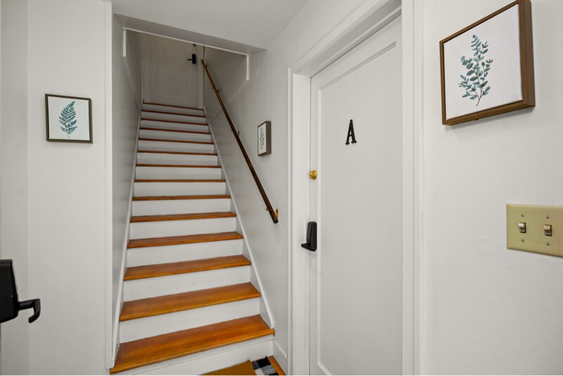 Building Photo - 208 N 8th St