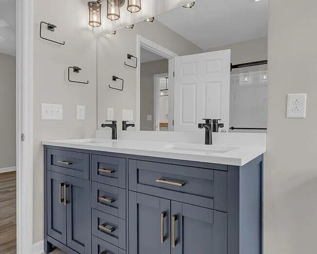 Building Photo - Newly Renovated 3 Bedroom in Woodbine