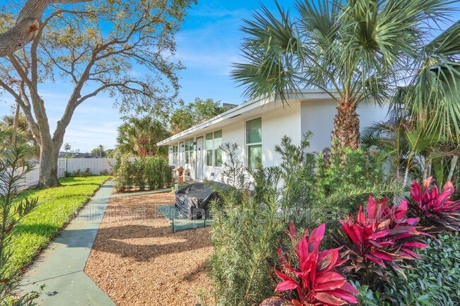 Building Photo - 4011 36th Ct