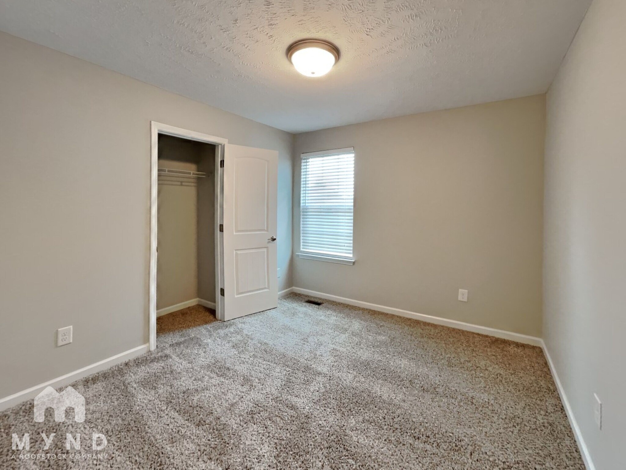 Building Photo - 423 John Deere Dr