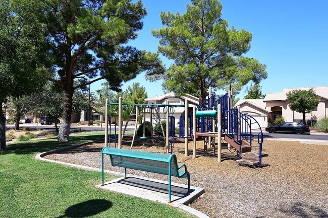 Building Photo - Pet Friendly 5-bedroom, 3 bath Home w/ Pool and Finished Basement