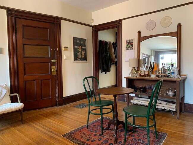 Building Photo - 273 Newbury St