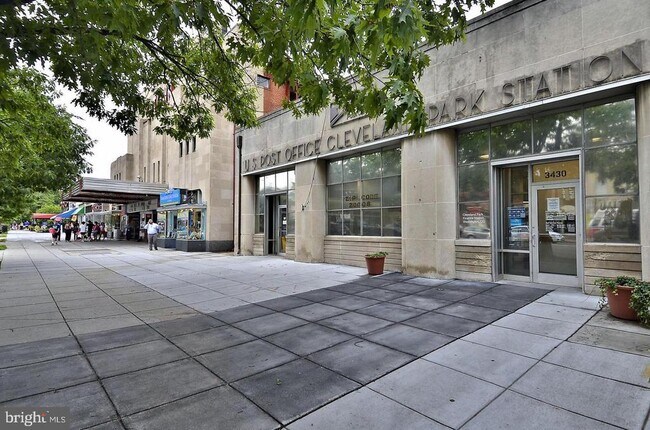 Building Photo - 2712 Ordway St NW