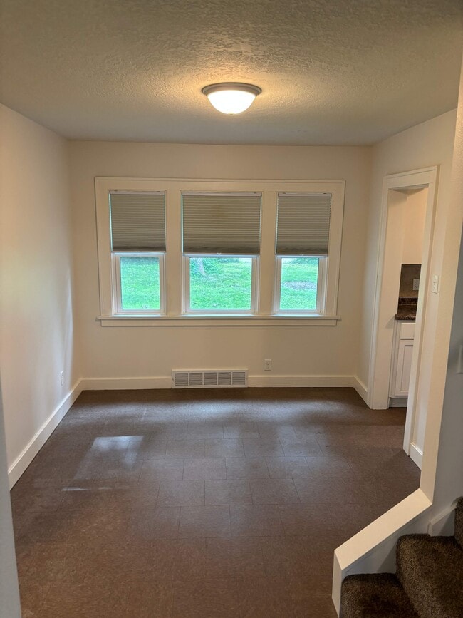 Building Photo - 516 Cutler St
