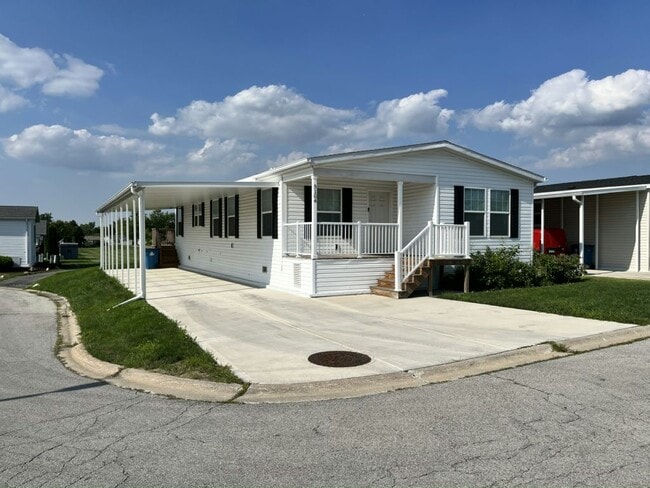 Primary Photo - 5104 Augusta Blvd