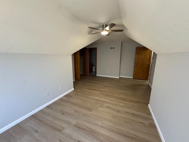 Building Photo - 410 Trent Ct