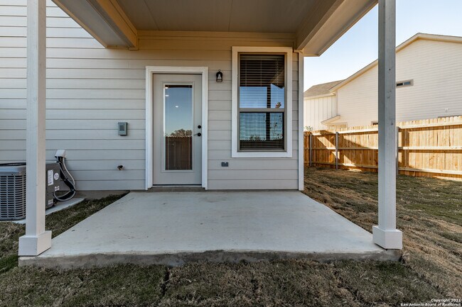 Building Photo - 10351 Lynwood Crk