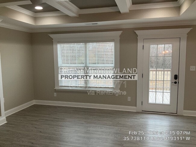 Building Photo - 3869 Doral Dr