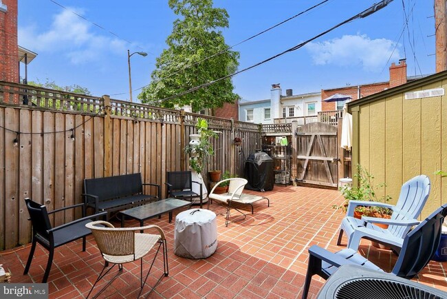 Building Photo - 1724 E St NE