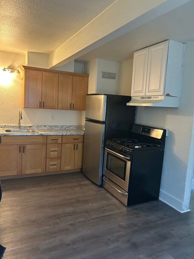 Building Photo - 2540/44/48 CROSBY WAY
