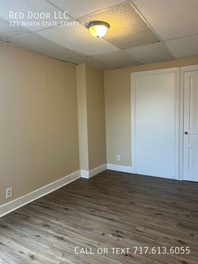 Building Photo - 121 N State St