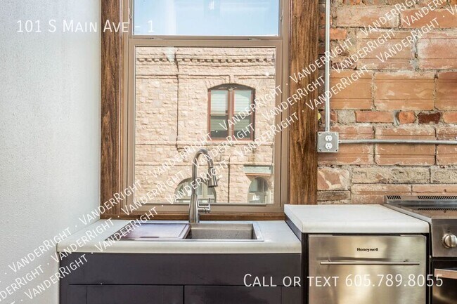 Building Photo - 101 S Main Ave