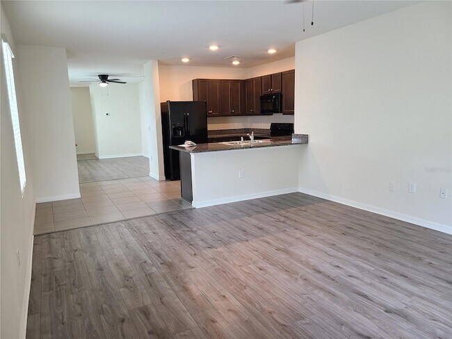 Building Photo - 5327 San Palermo Dr