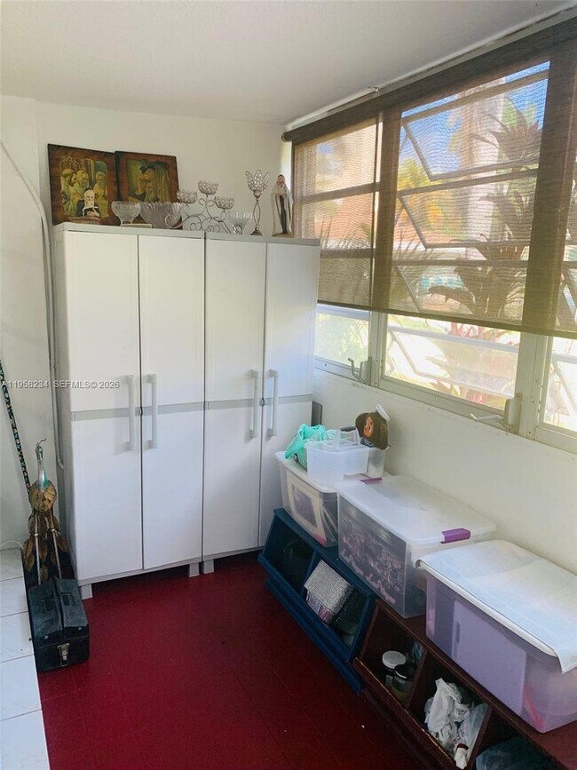 Building Photo - 1333 Hallandale Beach Blvd