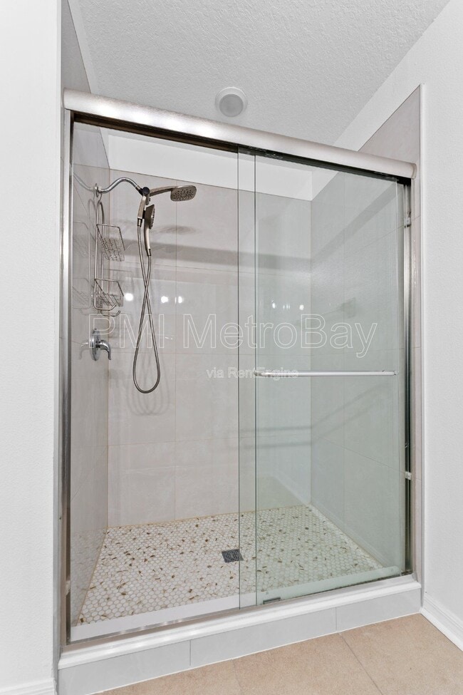 Building Photo - 105 Lacewing Pl