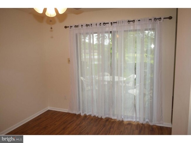 Building Photo - 23B E Daisy Ln