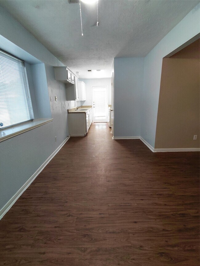 Building Photo - 3203 Mourning Dove Dr
