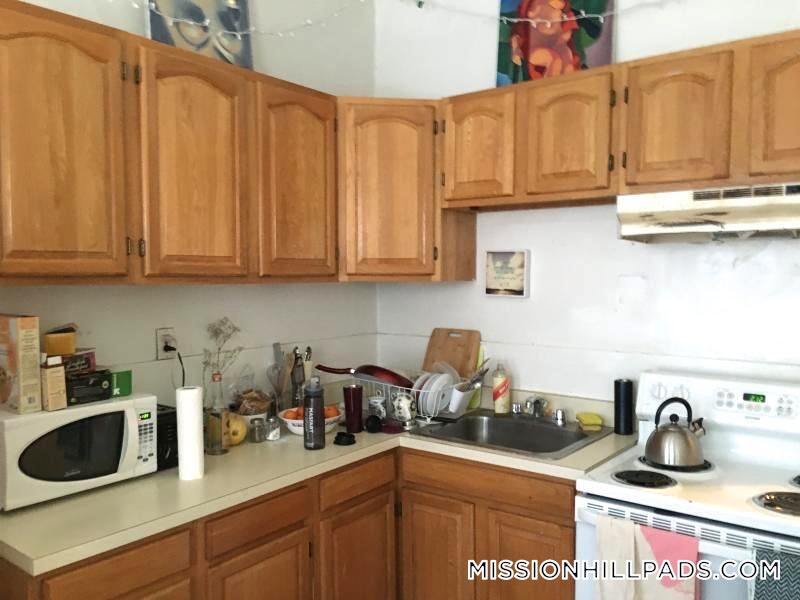 Building Photo - 881 Huntington Ave