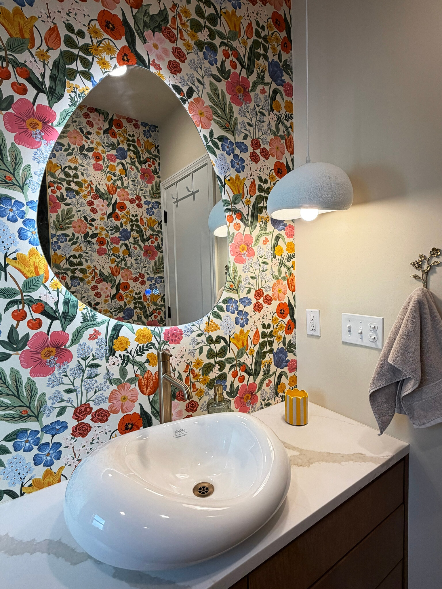 Building Photo - 2023 E 14th Pl