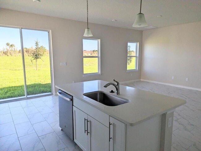 Building Photo - 10597 SW Vasari Way