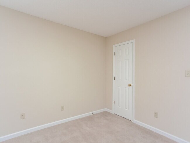 Building Photo - 5408 Hidden Meadows Dr