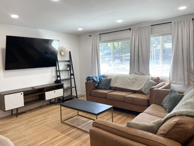 Building Photo - 134 Kilgore St