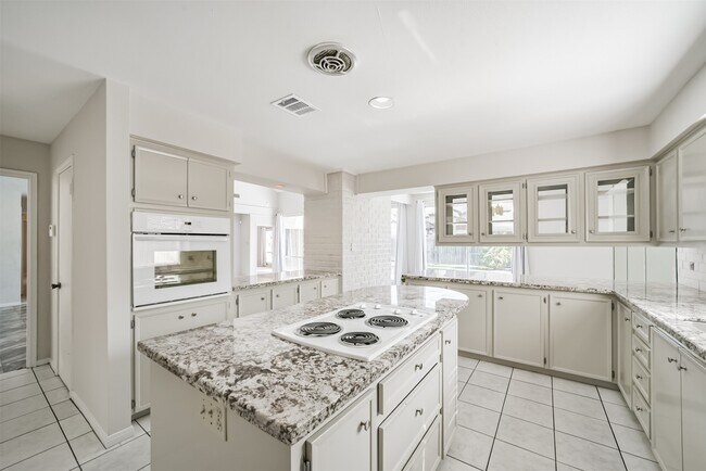 Building Photo - 11826 Cedar Pass Dr